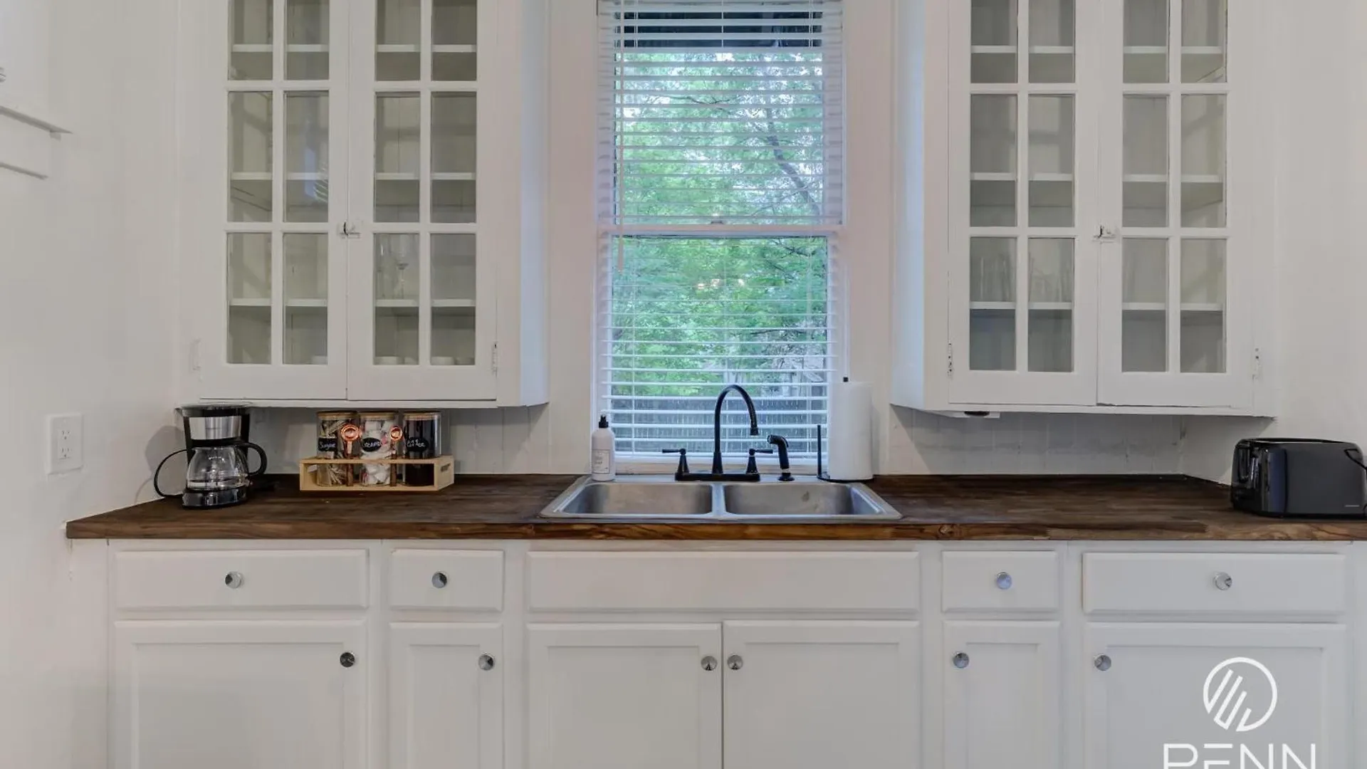 Central, Bright & Modern In Cooper Young Memphis Holiday home