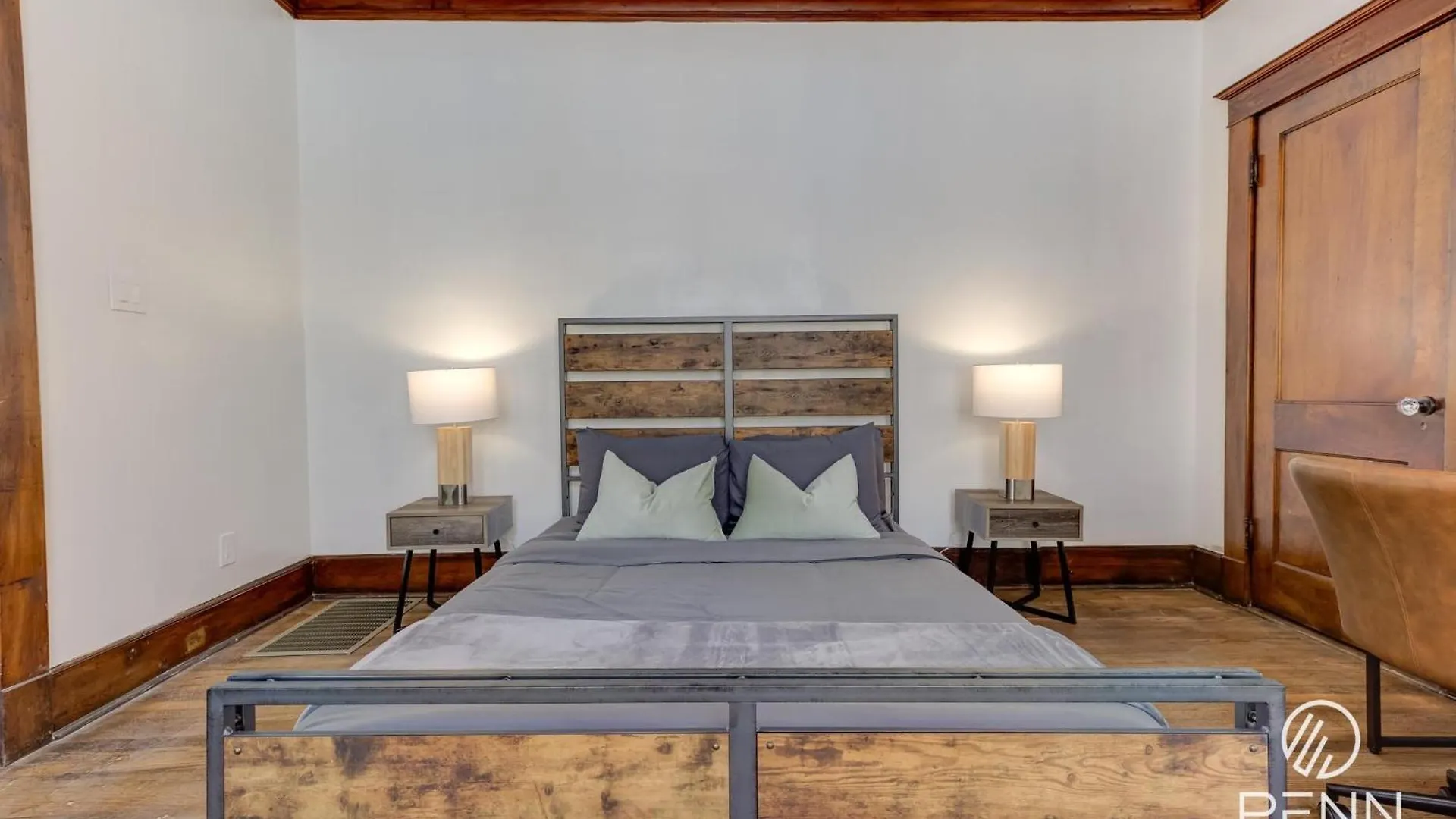 Central, Bright & Modern In Cooper Young Memphis Holiday home