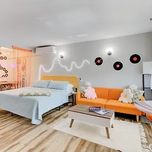 Apartment The Moose #10 - Stylish Loft With King Bed, Free Parking & Wi-fi, Memphis