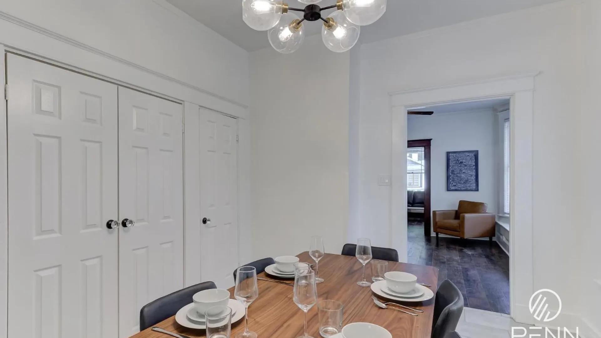 בית נופש ממפיס Central, Bright & Modern In Cooper Young